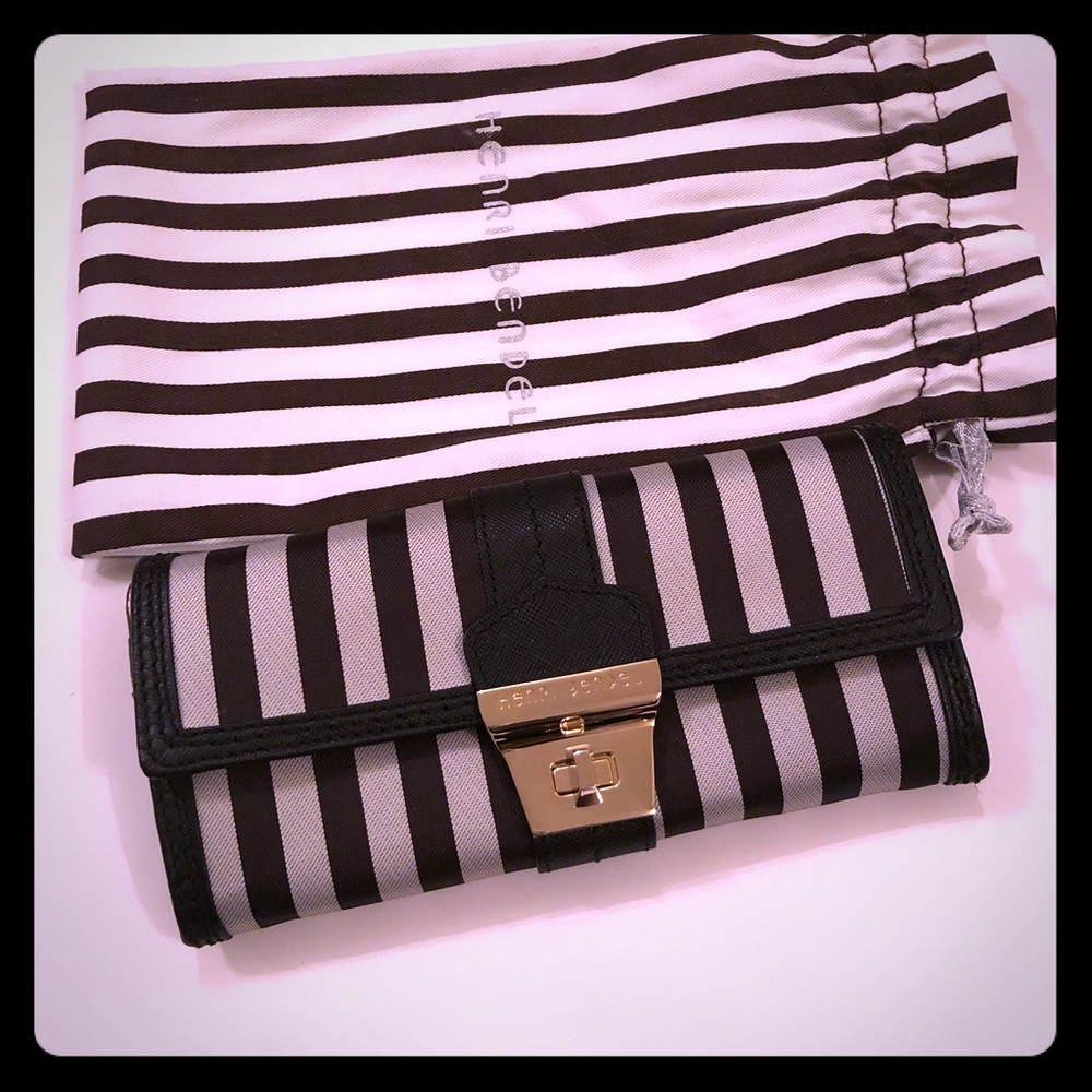 Henri Bendel Wallet